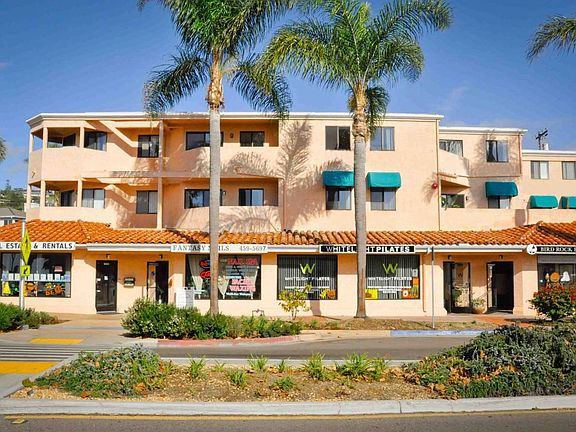 4th image of 407 Bird Rock Ave