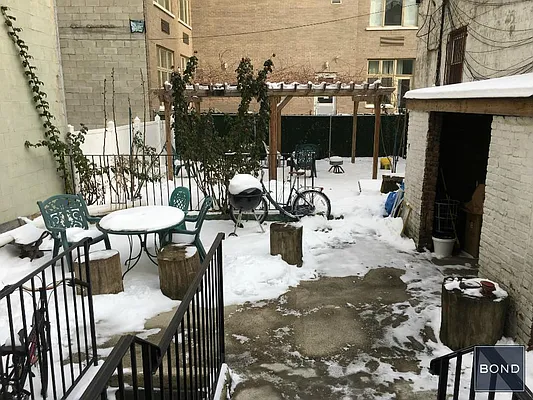 Rented by Bond New York | media 5