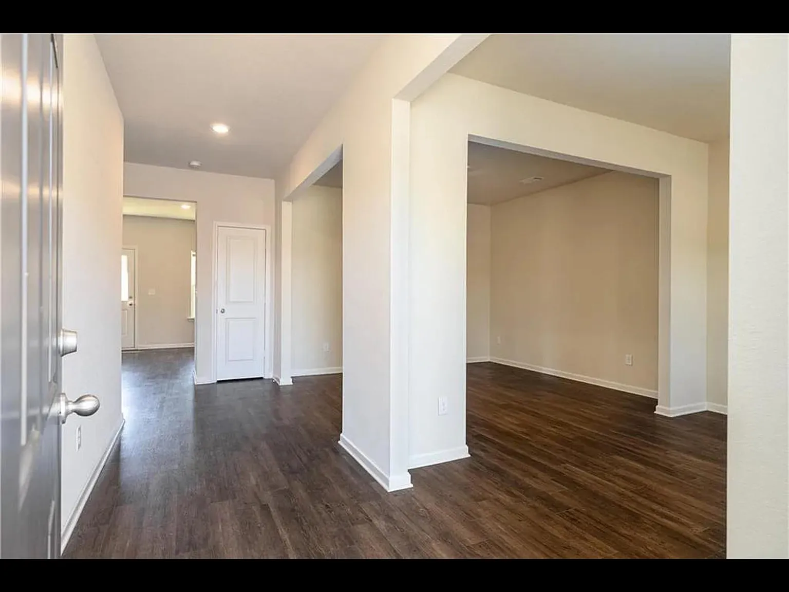 4 bed, 2300 sqft, $2,100 — Photo 2