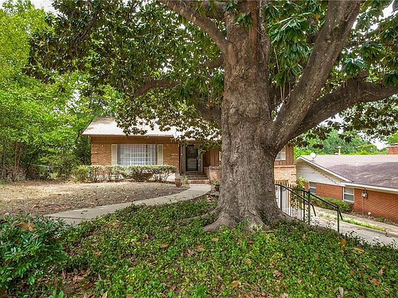 2nd image of 2613 White Oak Ct