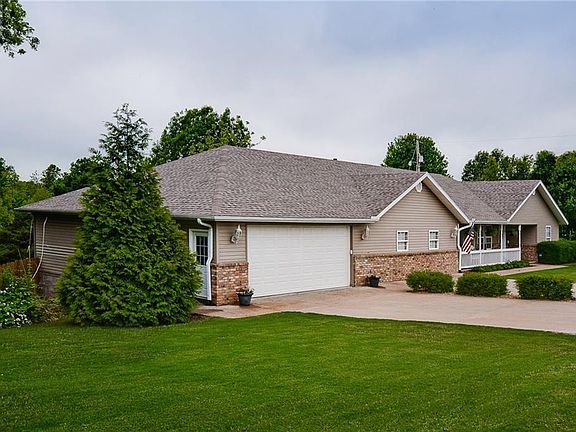 3rd image of 1 Dillow Cir