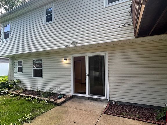 3rd image of 29 Bellaire Ave