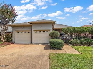 104 Courtyards Dr, Pearl, MS 39208