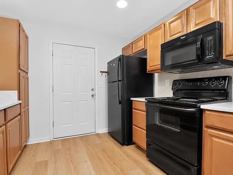 3094 Des Prez Ave — Photo 4