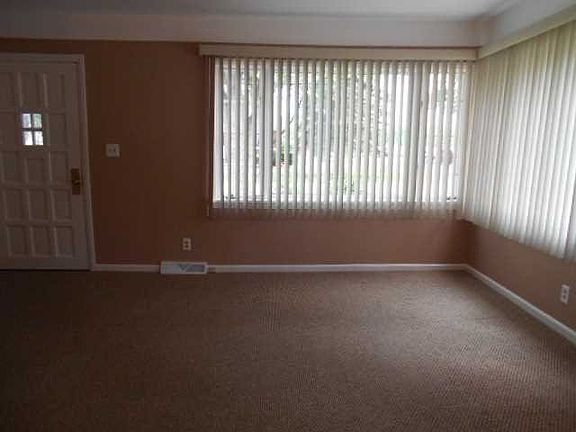 4th image of 5432 Vineyard Dr
