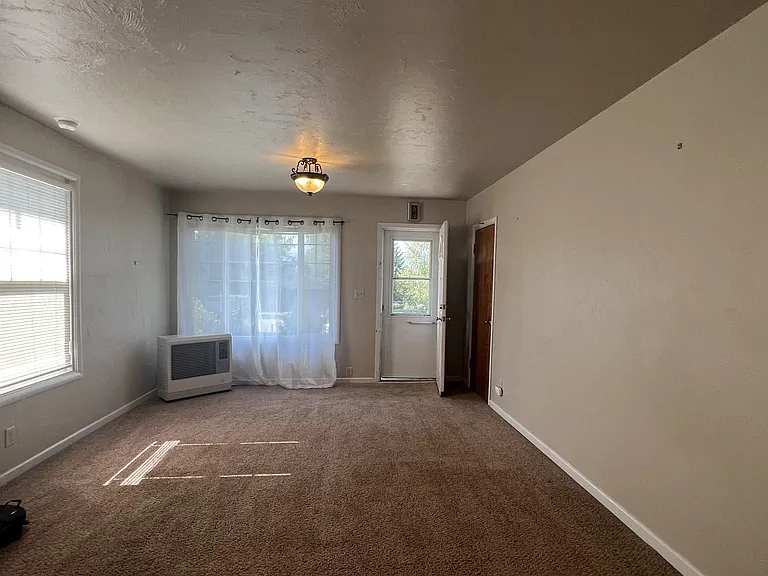 718 Cedar St — Photo 5
