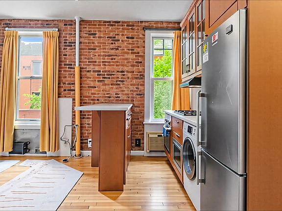 4th image of 304 W 10th St #B2