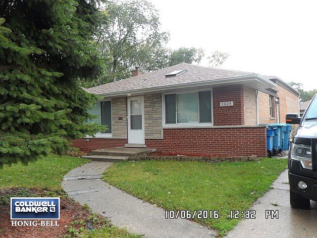 1st image of 1024 E 159th Pl
