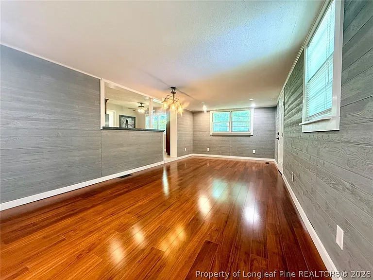1914 Cherokee Dr — Photo 8