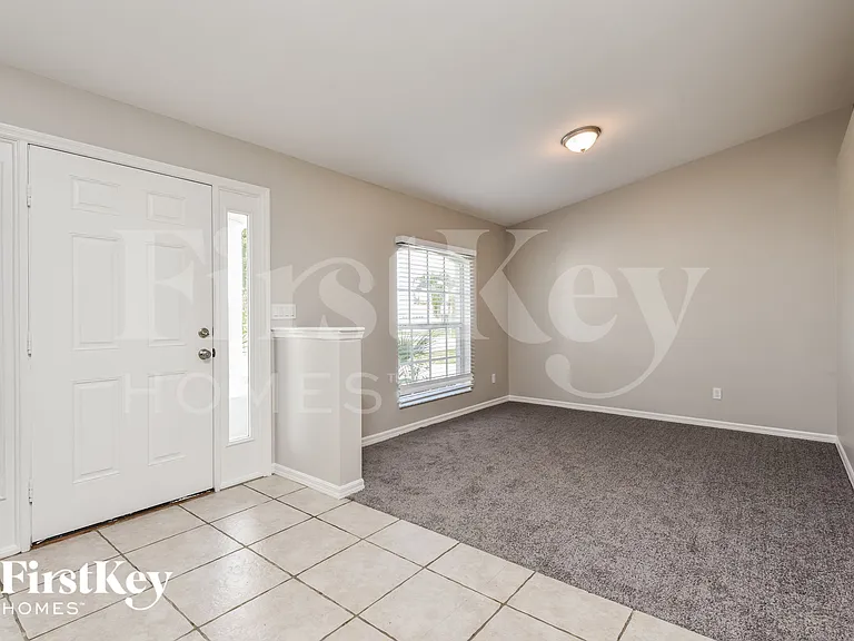 120 SE 46th St — Photo 3