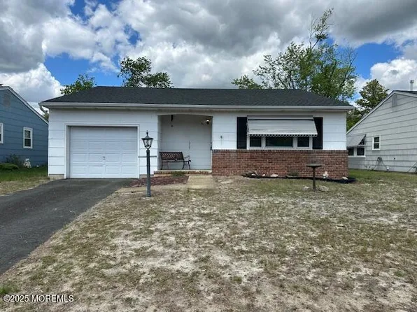 80 Westbrook Drive, Toms River, NJ 08757