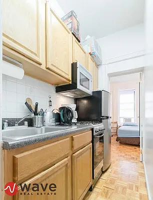 Rented by Wave Real Estate Group | media 34