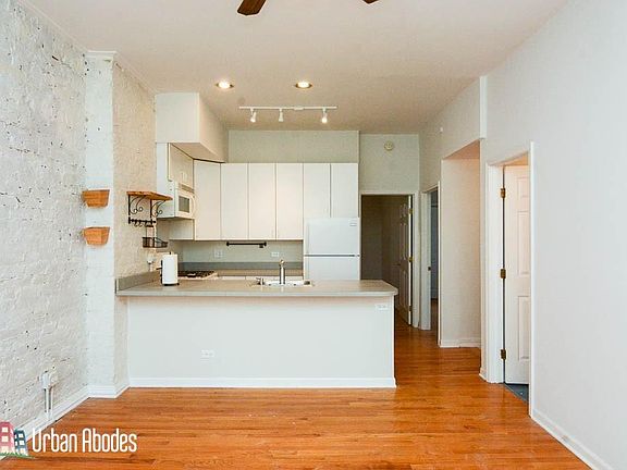 4th image of 1129 N Winchester Ave #Ch1m