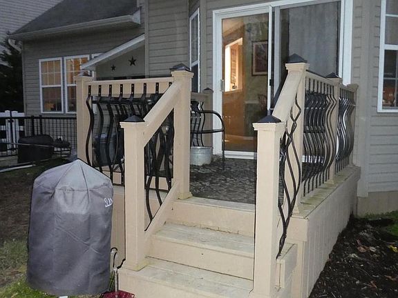 3rd image of 839 Barcelona St