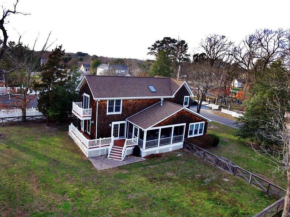1st image of 4 Oakwood Ave