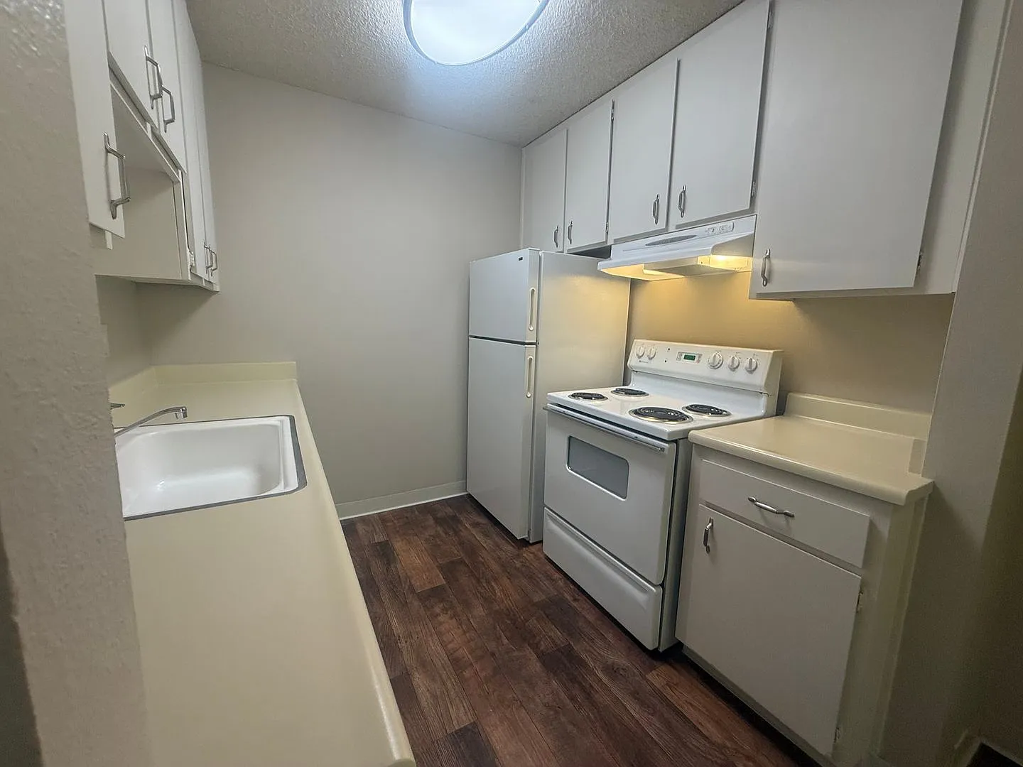 Near Everything, All Amenities! 1616 Q Street, Camellia Court Apartments — Photo 1