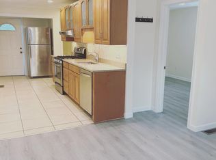 36 Hunting St #1A, Cambridge, MA 02141
