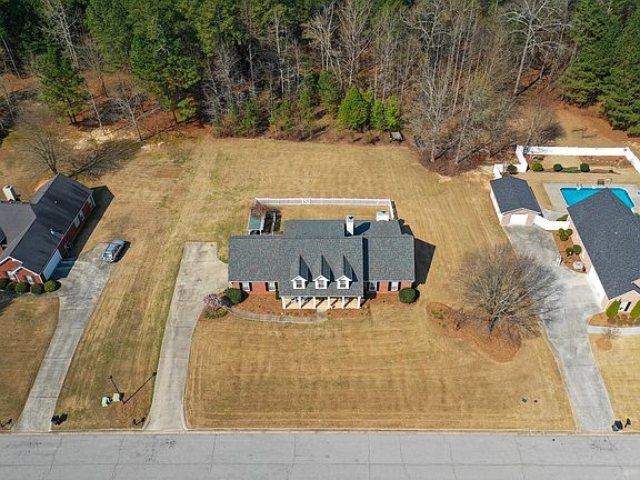 3rd image of 80 Northwood Springs Dr