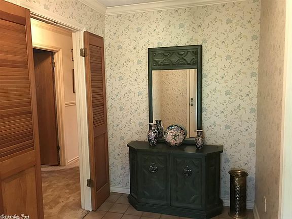 4th image of 807 Graham Dr