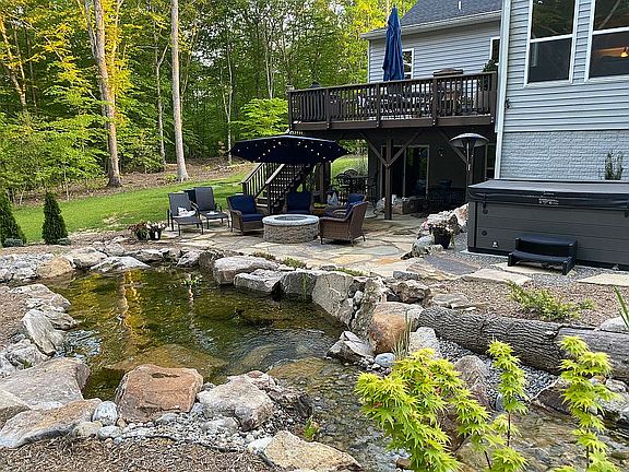 5th image of 595 Long Meadow Dr