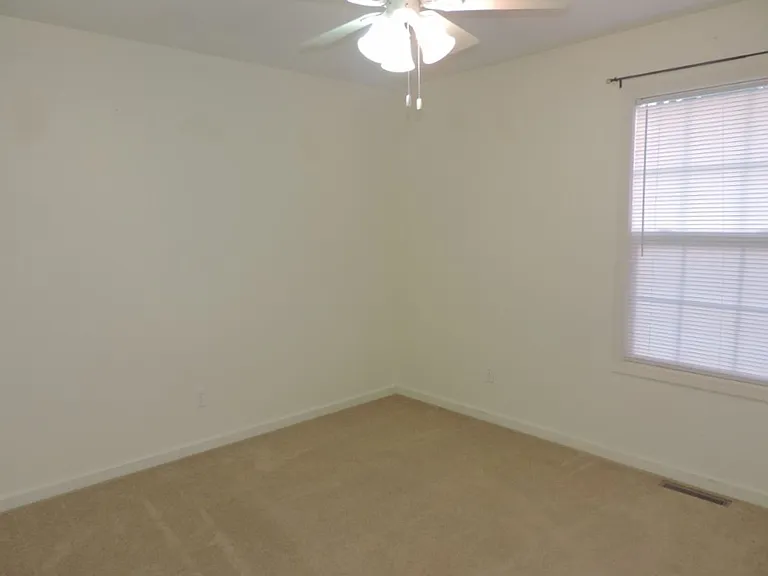 19550 Lenox Ln — Photo 15
