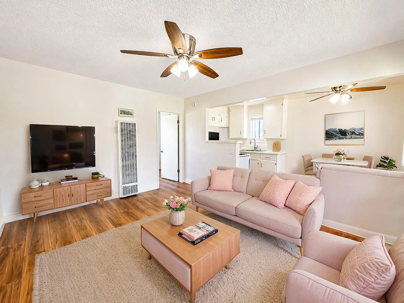 1 bed, 520 sqft, $1,899 — Photo 1