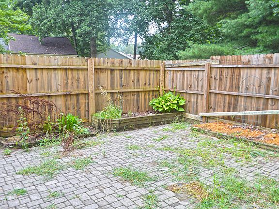 2nd image of 2807 Chelsea Ct