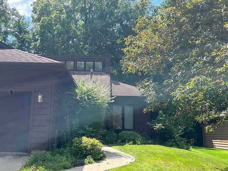 2135-2137 Versailles Village Pl — Photo 23