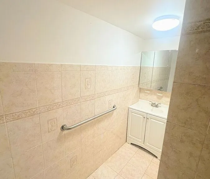 1623 Ogden St #2 — Photo 32