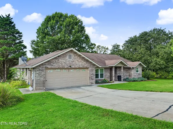 760 Gates Ln, Kodak, TN 37764