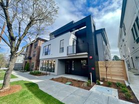 Greenwich Ave Apartments