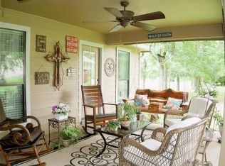 175 N Forest Dr, Huntsville, TX 77340