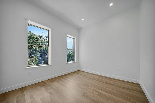 Rented by Compass | media 19