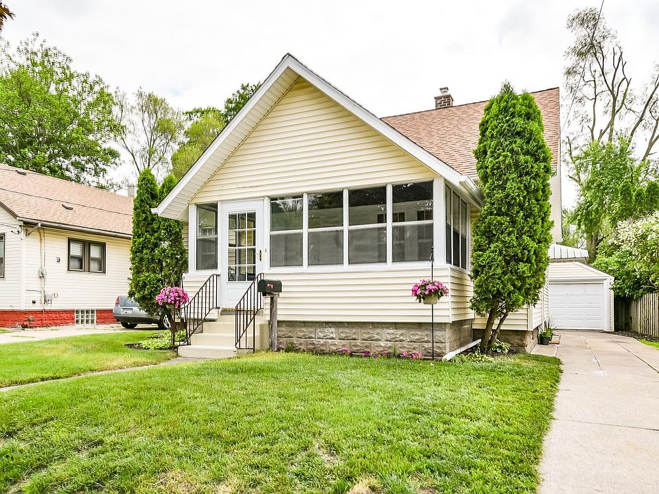 1st image of 2040 Duiker Ave NE