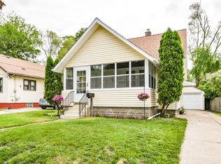 2040 Duiker Ave NE, Grand Rapids, MI 49505