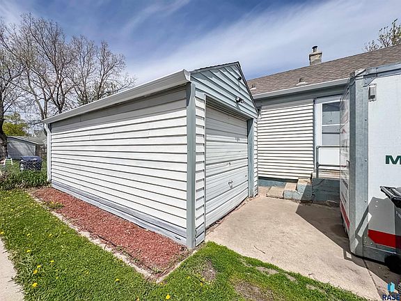 5th image of 1013 N Kiwanis Ave