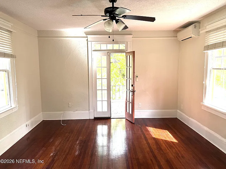 2116 Herschel St #A — Photo 5