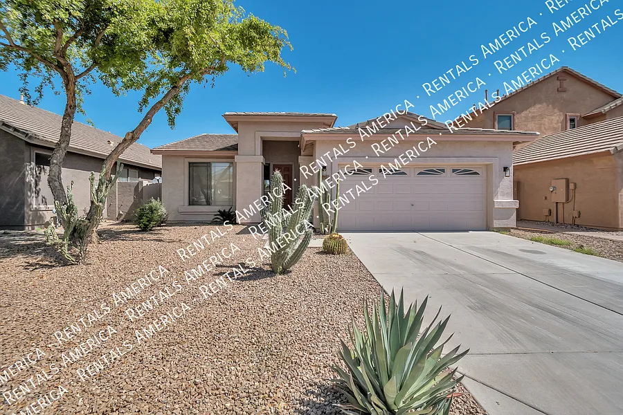 Lovely 3 bdrm home w/ Comm Pool in Johnson Ranch! — Photo 2