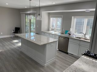 2866 N Baylis Dr, Ann Arbor, MI 48108