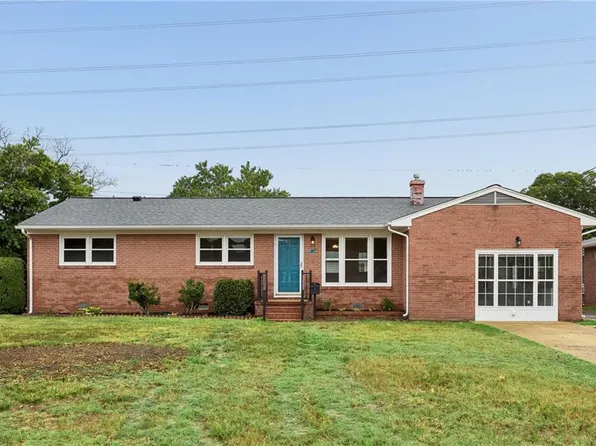 9 Calvert Dr, Newport News, VA 23601