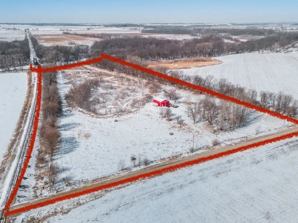 3205 W 66th St S, Newton, IA 50208