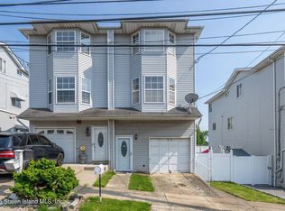 22 Kermit Ave, Staten Island, NY 10305