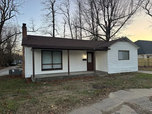 1421 W Huntsville Ave, Springdale, AR 72764