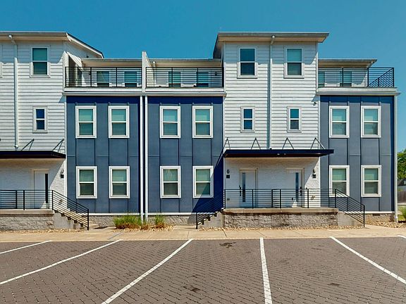 2nd image of 110 Duke St APT 21