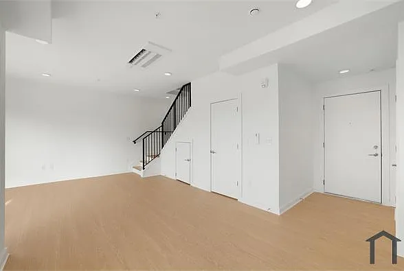 1723 W Virginia Ave NE #Penthouse 9 — Photo 4