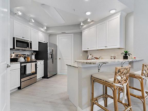 3rd image of 2 N Riverwalk Dr #202