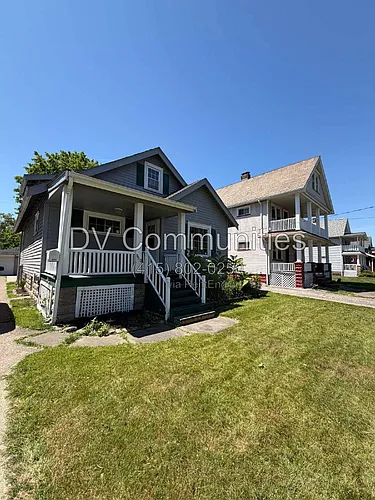 9110 Rosewood Ave Photo 1