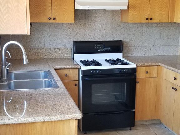 5th image of 11471 Oxnard St APT 6