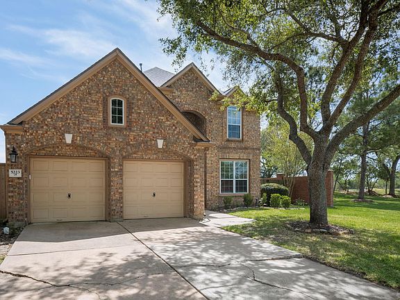 2nd image of 5223 Cottonwood Creek Lane