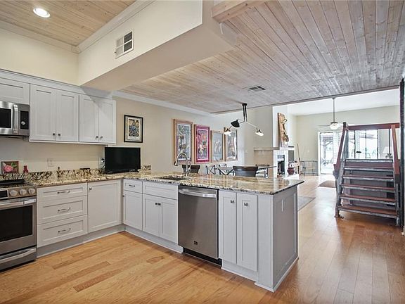 4th image of 7300 Lakeshore Dr APT 21